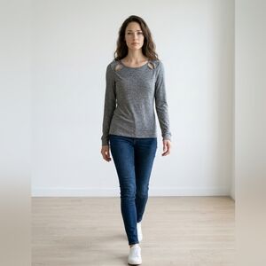 Old Navy Gray Long-Sleeve Moister Wicking Top with Shoulder Cutouts